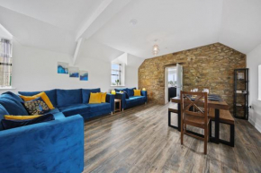 Host & Stay - The Staffordshire Knot